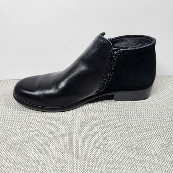 Naot Helm Size 8 Black Ankle Boot Leather Suede Side Zip Bootie Comfort EU 39 - Picture 6 of 15